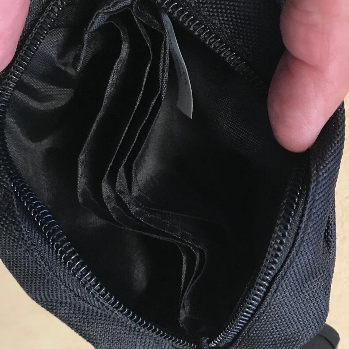 Lav Organizer external pockets