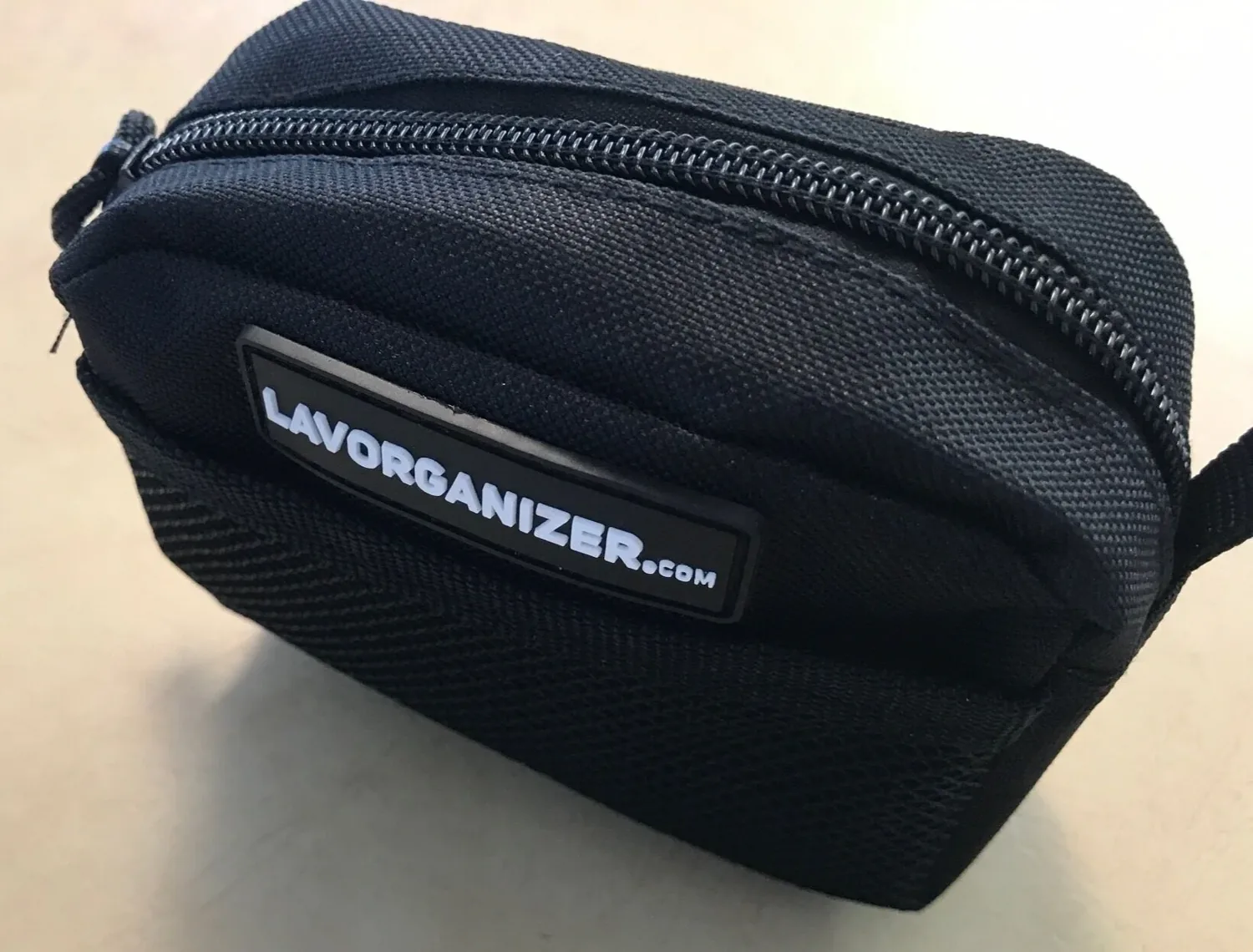 Lav Organizer carabiner tab